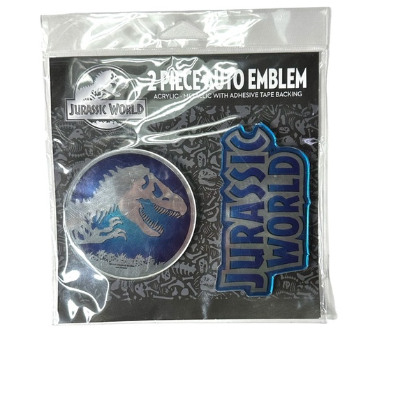 Universal Studios Jurassic World 2 Piece Auto Emblem - Picture 1 of 1